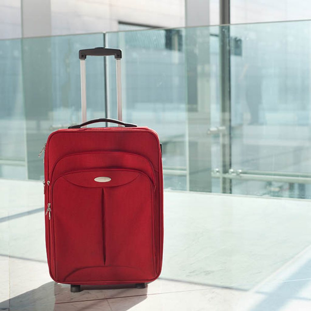 Myndgreining stakir hlutir flugvollur raud taska