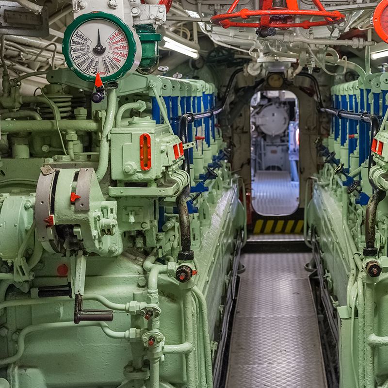 Slökkvikerfi fyrir vélarúm í landi og um borð í skipum