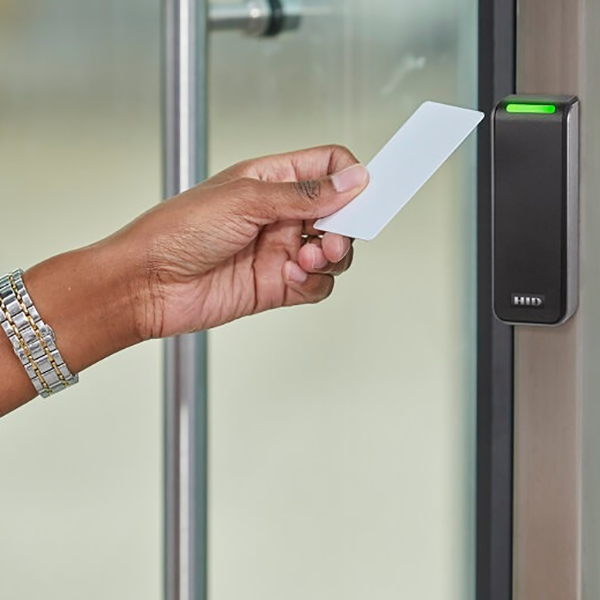 Adgangsstyringar-snertilaust-adgangskort
