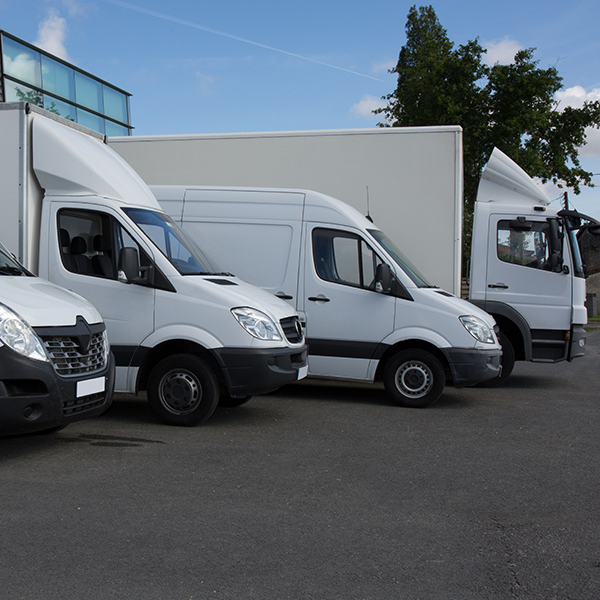 Iðnaðarfyrirtæki umferð um athafnasvæði.